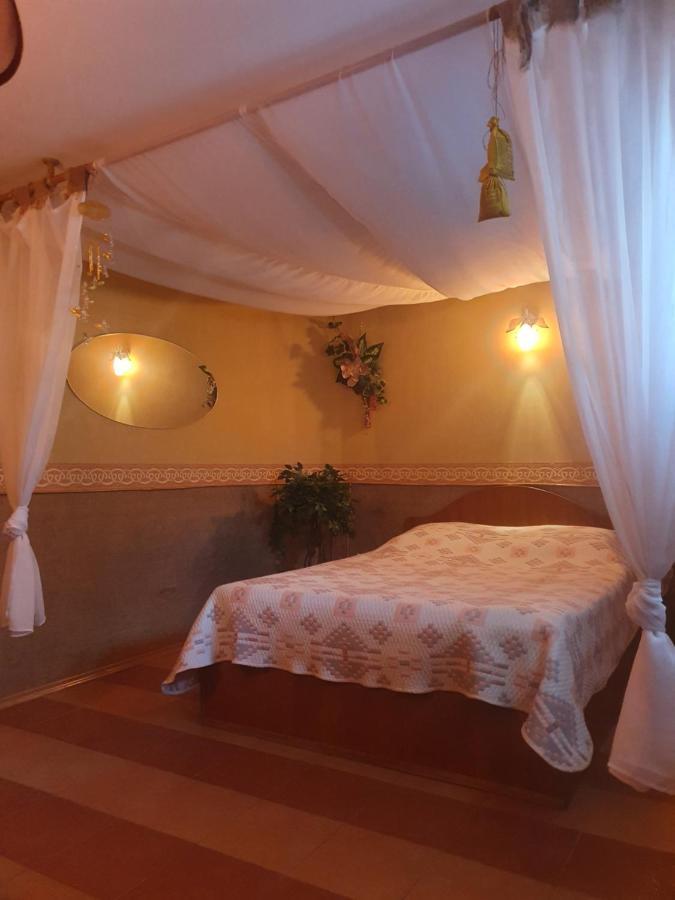 Дом Для Души С Бассейном Целиком Hotel Vinnytsia Ngoại thất bức ảnh
