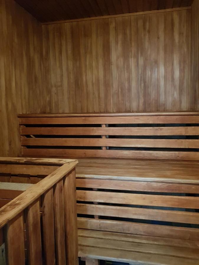 Дом Для Души С Бассейном Целиком Hotel Vinnytsia Ngoại thất bức ảnh